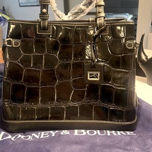 Purse dooney and Bourne black croc double strap tassel bag